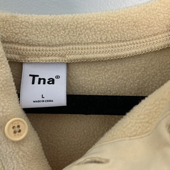 Aritiza: TNA, Yellow fleece. - Picture 3 of 3